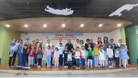 青岛市图书馆小贝壳亲子读吧举办“感知奇迹，拥抱妈妈”母亲节主题活动